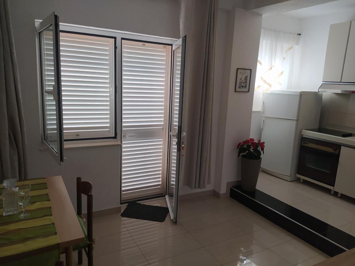 Apartmani Trubi 1 Vodice Kültér fotó