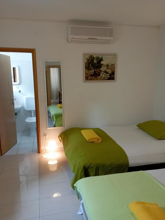 Apartmani Trubi 1 Vodice Kültér fotó